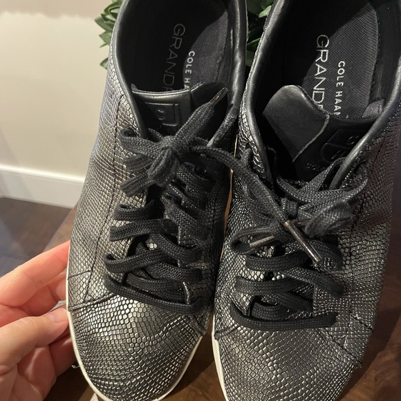 Cole Haan “snakeskin” sneakers. Size 8.5 - Picture 7 of 7